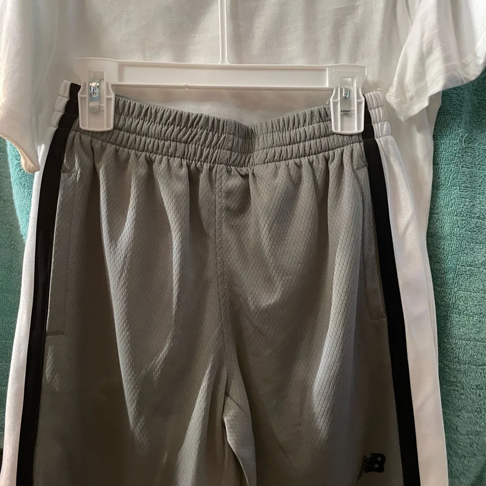 New Balance Kids White - Picture 2 of 2